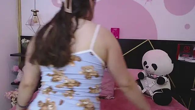 DanniAbbey online show from November 7, 12:00 pm