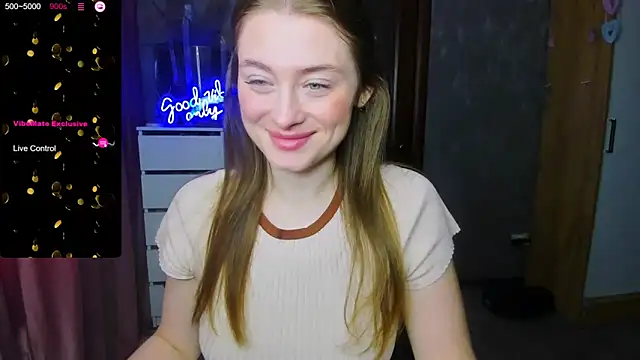 Snapshot of Demure_Smile chatting on September 25, 5:17 am Demure Smile online show from September 25, 5:17 am