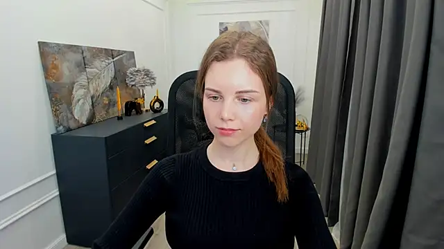 MileyWings online show from April 19, 6:10 pm