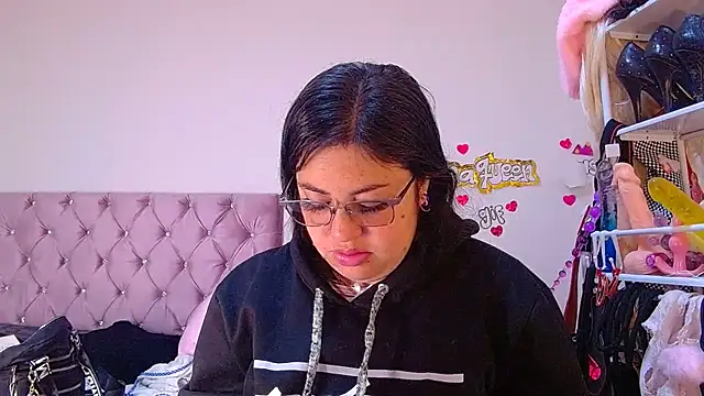 lanaqueen699 online show from May 27, 12:35 pm