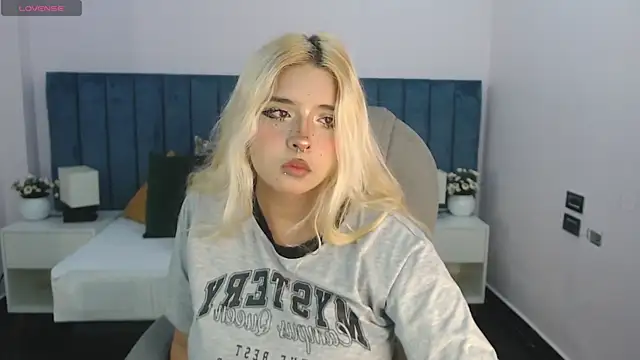 april bunnyy online show from November 24, 8:00 pm