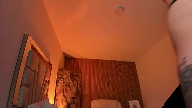Snapshot of Melany_Luv chatting on October 8, 10:14 pm Melany Luv online show from October 8, 10:14 pm