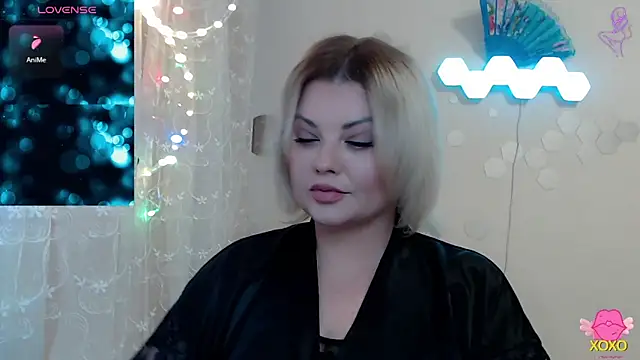 JewellKiss7 online show from May 9, 3:58 pm