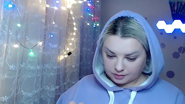 JewellKiss7 online show from February 4, 9:51 pm