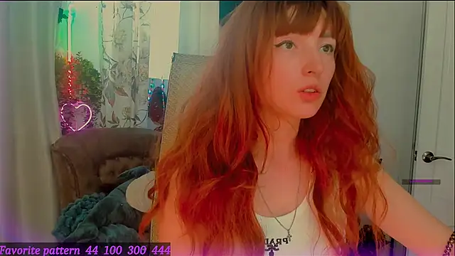 Toxic Ellies online show from April 16, 1:33 pm