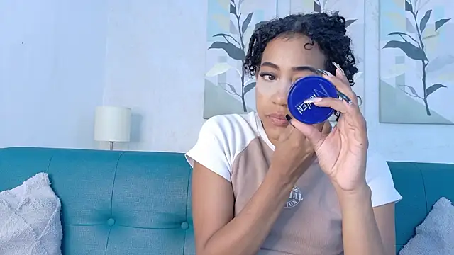 flavia cruz online show from March 30, 12:05 pm