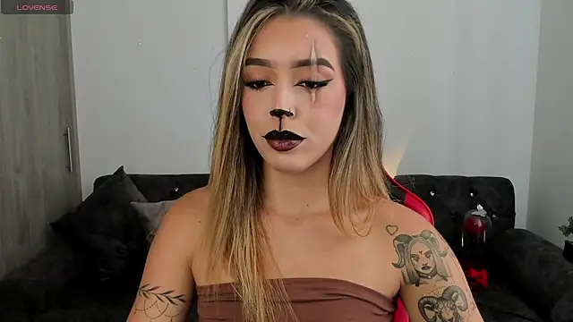 zoee jackson online show from October 31, 6:12 pm