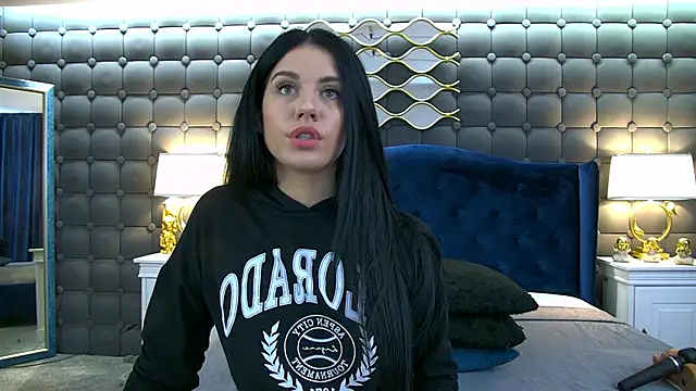 Snapshot of LeyaCass chatting on September 14, 4:10 am LeyaCass online show from September 14, 4:10 am