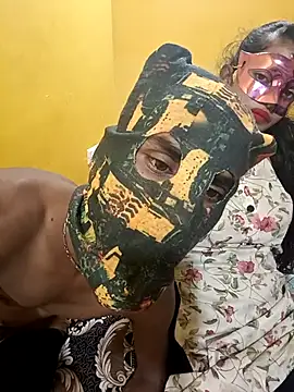 Snapshot of Karisma-sexy-couple chatting on September 23, 5:55 pm Karisma-sexy-couple online show from September 23, 5:55 pm