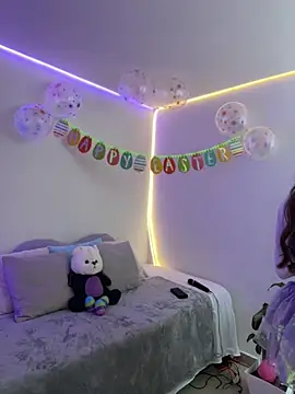 AmmyCollinsW online show from April 5, 5:01 pm