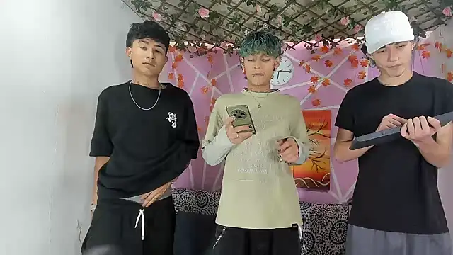 Fresahot2005 online show from November 28, 8:12 pm