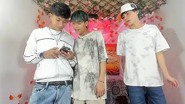 Fresahot2005 online show from November 24, 7:16 pm