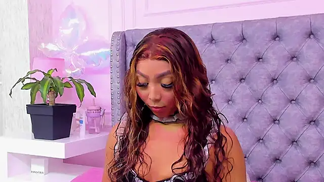 HaileeRoberts online show from June 4, 12:20 pm