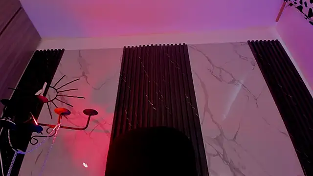 ALICEPOIXXXON online show from April 11, 6:00 pm