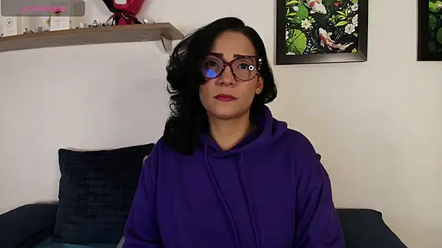 Elliee  online show from March 21, 4:12 pm