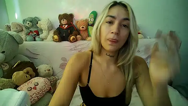 Snapshot of mandy_berrys chatting on September 22, 8:07 pm mandy berrys online show from September 22, 8:07 pm