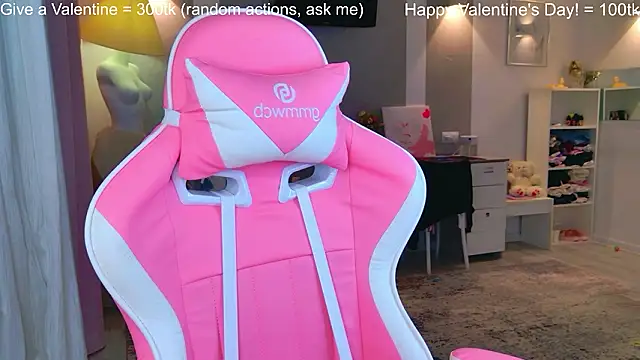 b4by LoL1 online show from February 14, 4:09 pm