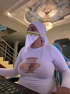 malak nanyy online show from April 12, 11:50 pm