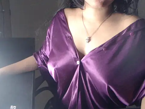 Devil Erin online show from November 9, 1:40 pm