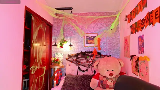 meghan nill online show from October 28, 3:01 am