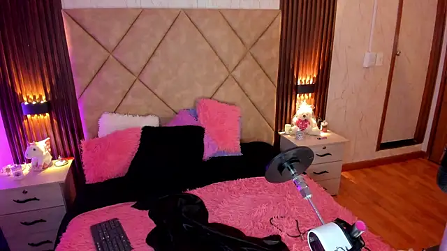 SummersAngel online show from December 17, 2:43 pm