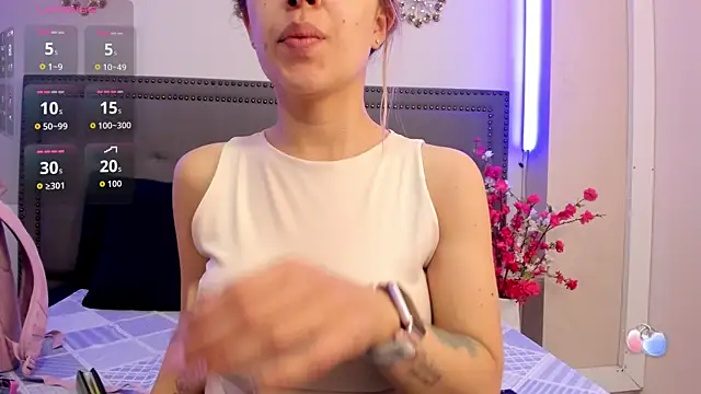 EvaaLovia1 online show from April 18, 1:57 pm