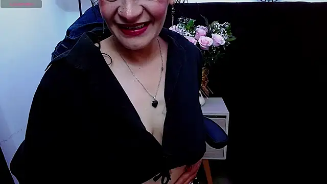 AlexandraJones  online show from November 2, 3:54 am