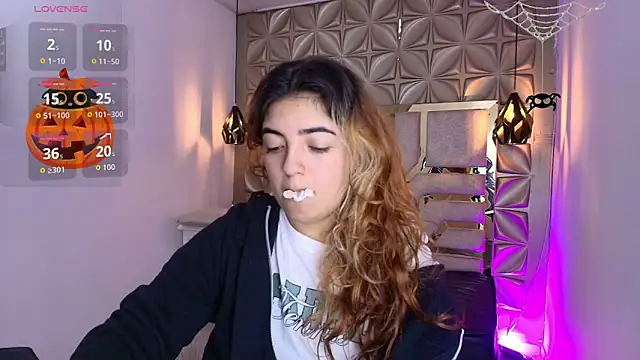 meraki fraise online show from October 31, 8:24 pm