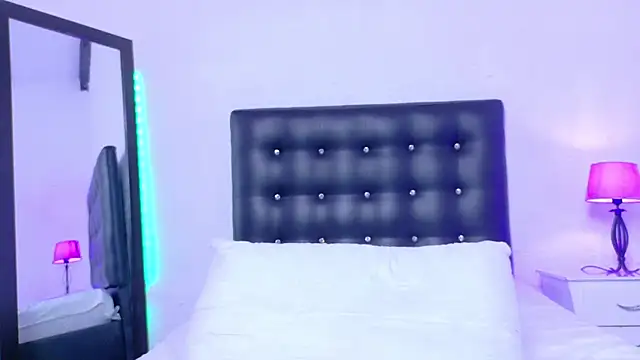 Skinny hottie18 online show from January 13, 8:57 pm