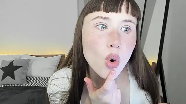 Stella Sunny online show from April 16, 6:51 pm