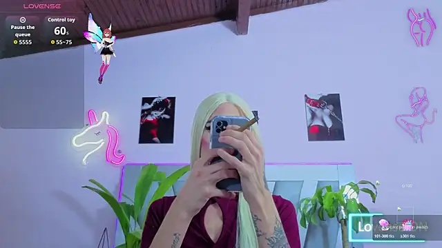 money Ts  online show from October 28, 10:25 pm