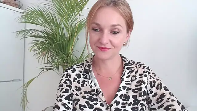 AliciaDesire online show from October 14, 1:03 pm