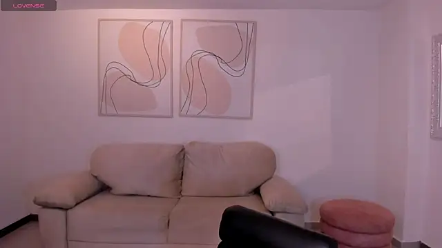 DolcieElliot online show from January 11, 8:03 pm