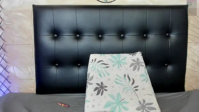 Scarlett 1007 online show from July 25, 11:50 am