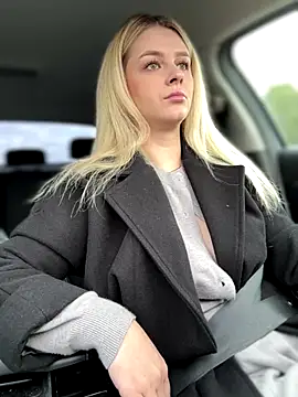 Love Bri online show from October 4, 10:43 am