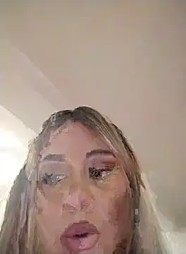 Snapshot of AdelinaJude chatting on September 25, 7:23 pm AdelinaJude online show from September 25, 7:23 pm