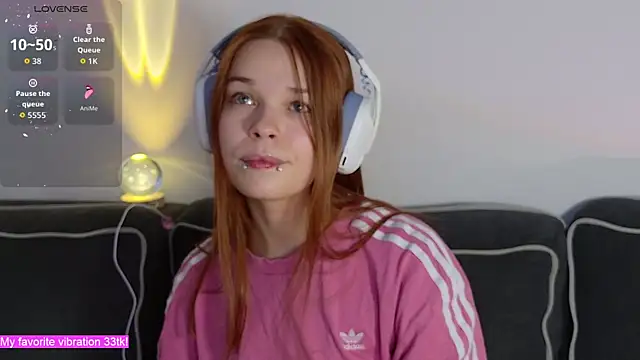 ValBae online show from November 11, 9:56 pm