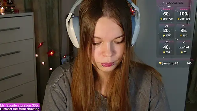 ValBae online show from October 28, 9:30 pm