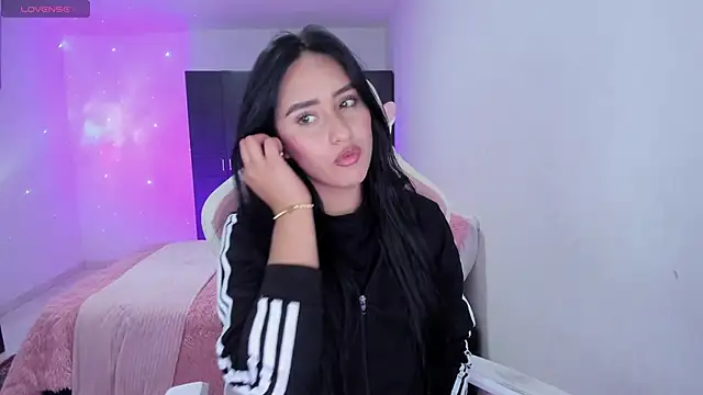 Tinylottie online show from April 10, 1:11 am