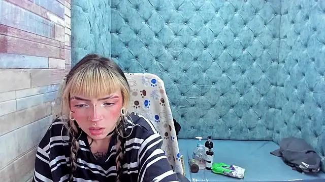 Samantha Smiith online show from November 27, 4:15 am