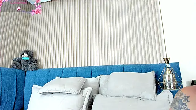 kathecute   online show from April 7, 1:40 am