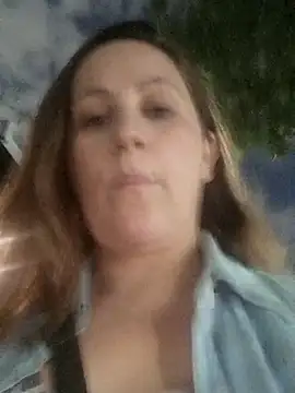 Snapshot of SofiEstevez chatting on October 17, 12:02 am SofiEstevez online show from October 17, 12:02 am
