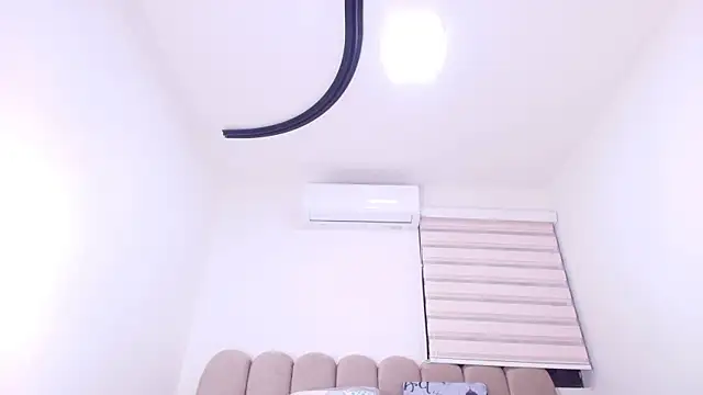 nicol f online show from December 4, 3:20 am