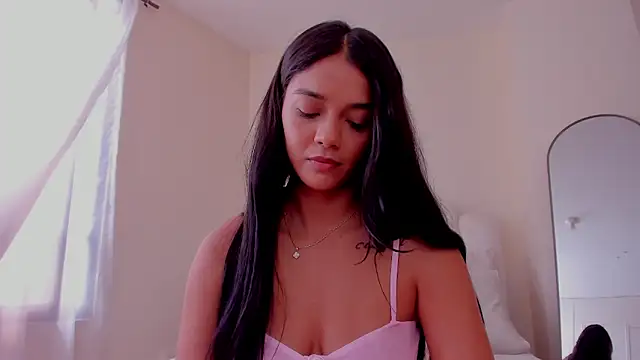 evely coelloo online show from November 7, 6:57 pm