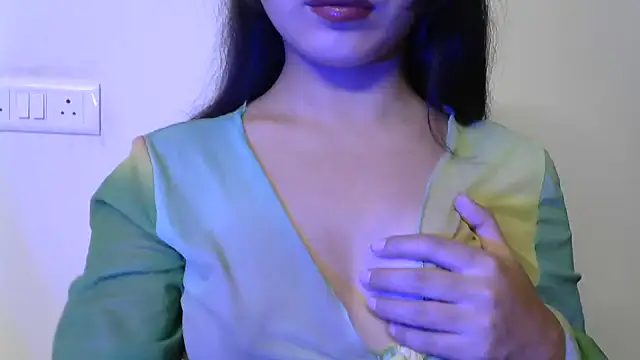 amrita2210 online show from October 16, 8:44 pm