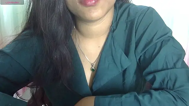 Preeti-Sexy online show from February 17, 7:51 am