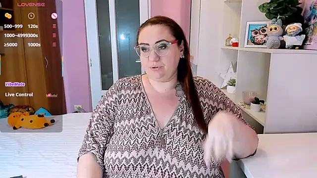 lovely adelle online show from December 4, 6:52 pm