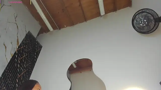 ebony hot1 online show from December 22, 1:47 pm