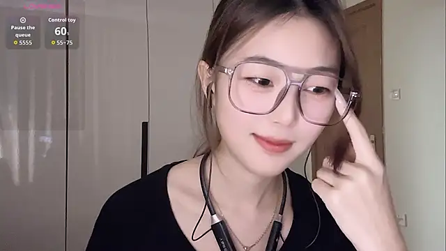 Snapshot of Sweet-Angel999 chatting on September 20, 5:22 pm Sweet-Angel999 online show from September 20, 5:22 pm