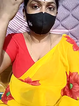 Snapshot of Renuma chatting on October 31, 3:30 am Renuma online show from October 31, 3:30 am